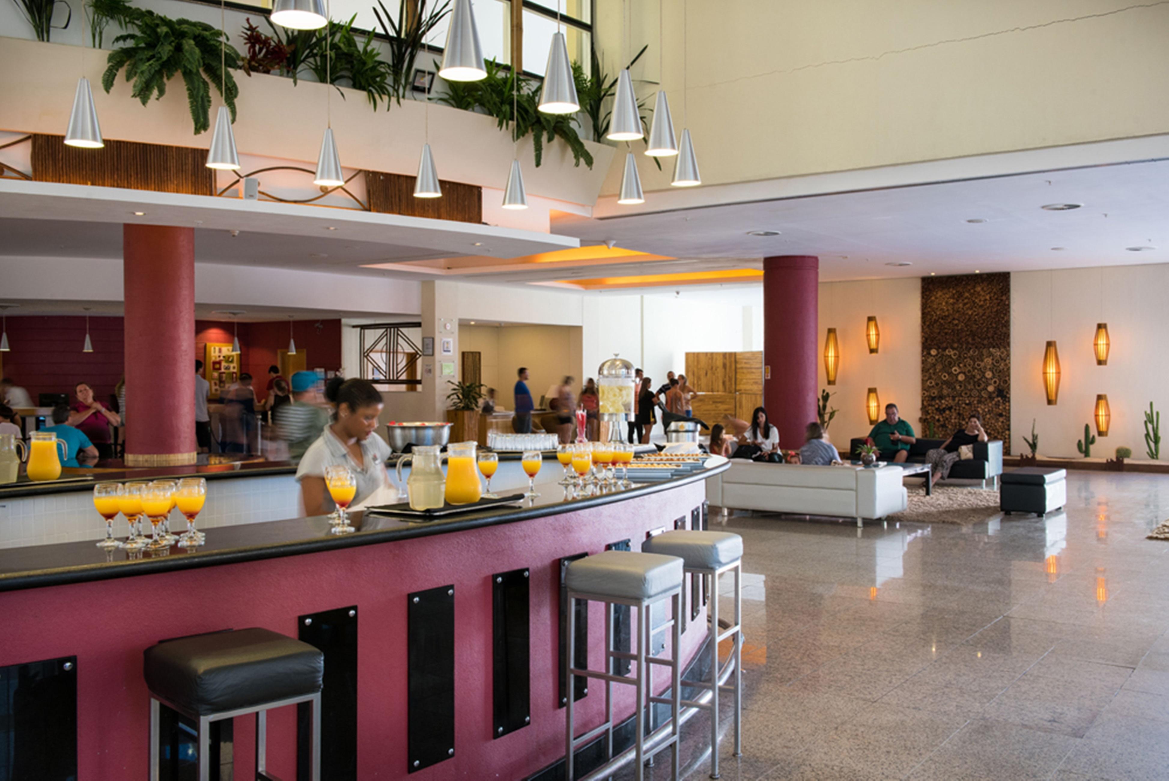 Vila Gale Eco Resort Angra Angra dos Reis Eksteriør billede The lobby bar at the Sheraton Berlin